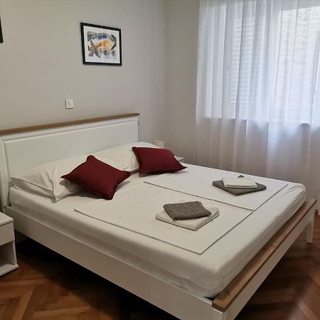 Apartament Apartman Mihaela Rab Town Zewnętrze zdjęcie