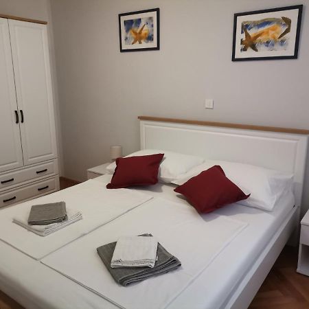 Apartament Apartman Mihaela Rab Town Zewnętrze zdjęcie