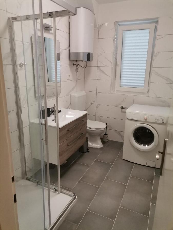 Apartament Apartman Mihaela Rab Town Zewnętrze zdjęcie