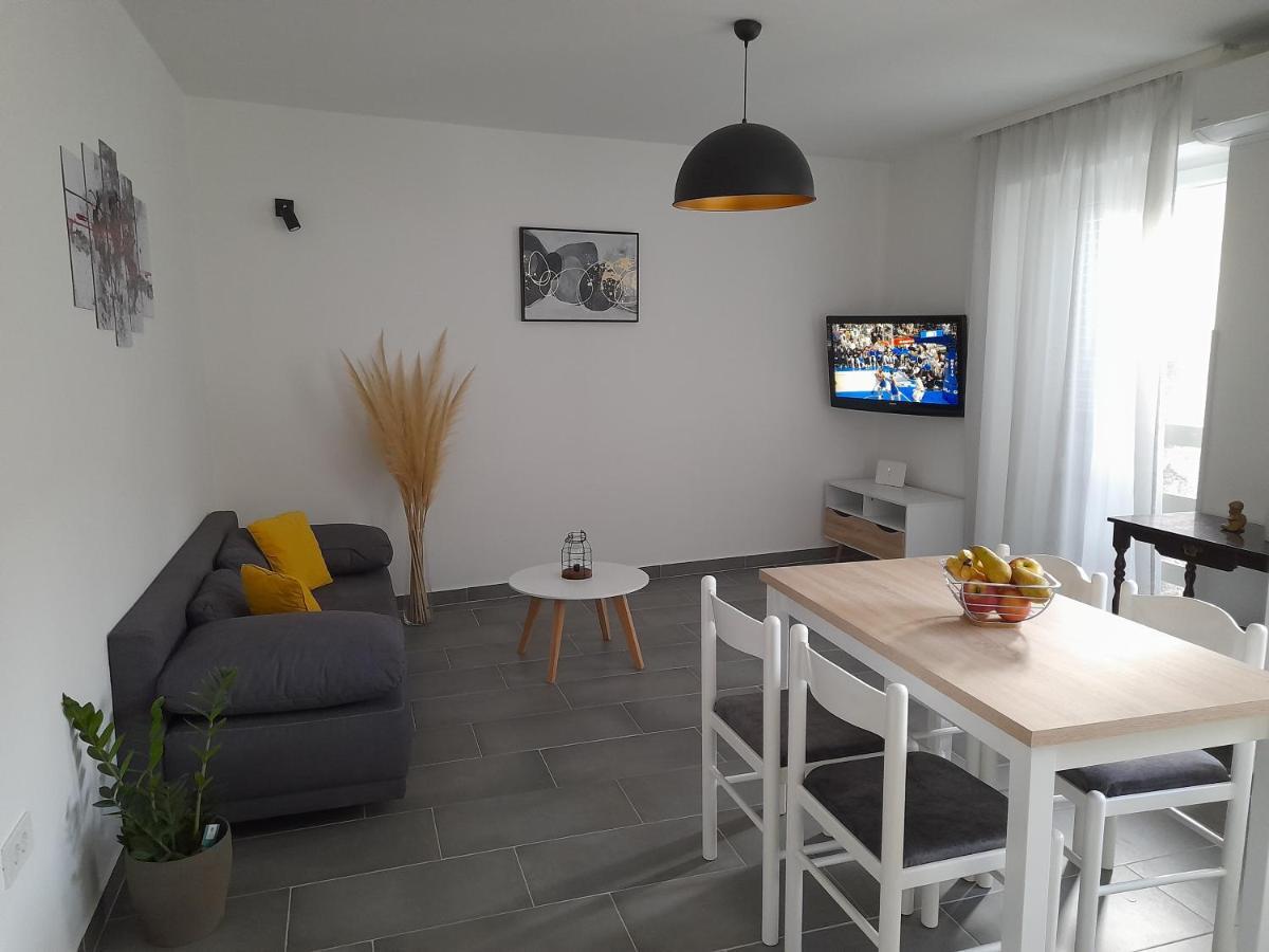 Apartament Apartman Mihaela Rab Town Zewnętrze zdjęcie