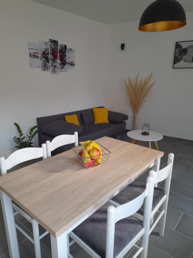 Apartament Apartman Mihaela Rab Town Zewnętrze zdjęcie